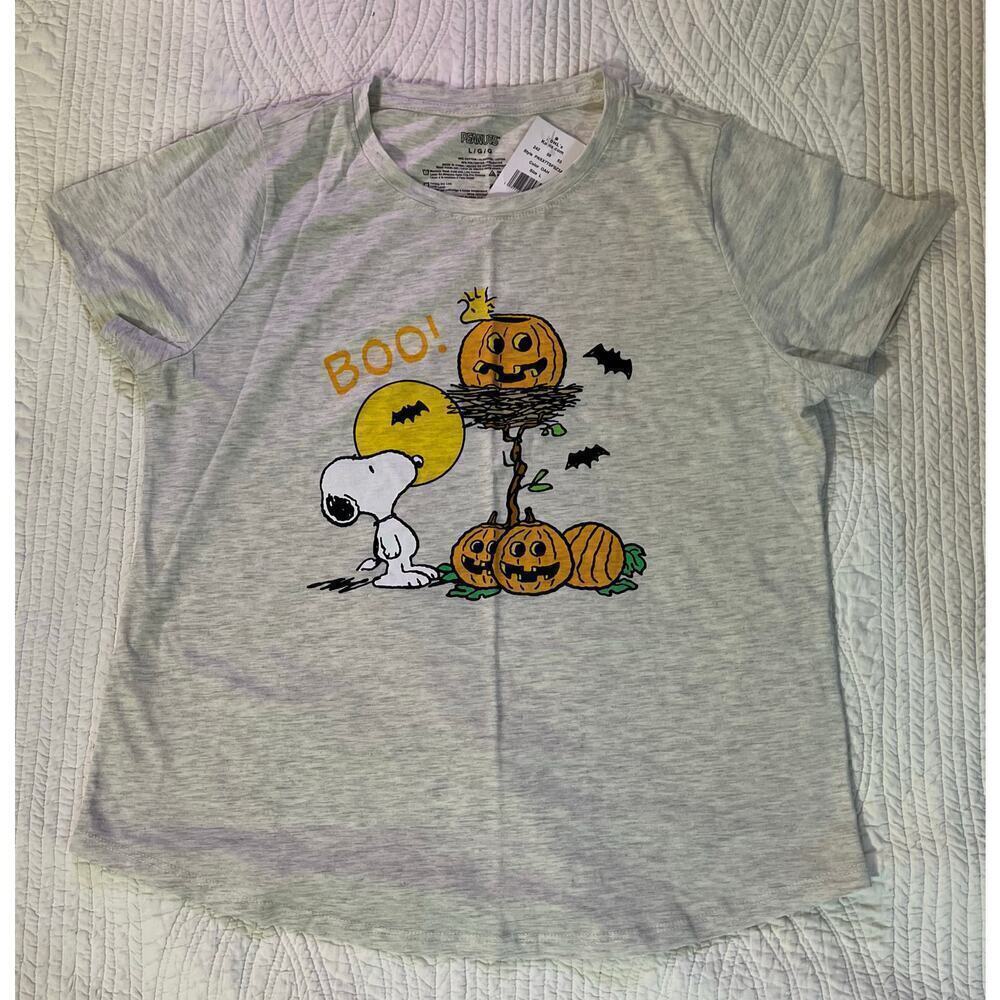 NWT.  Peanuts T-shirt